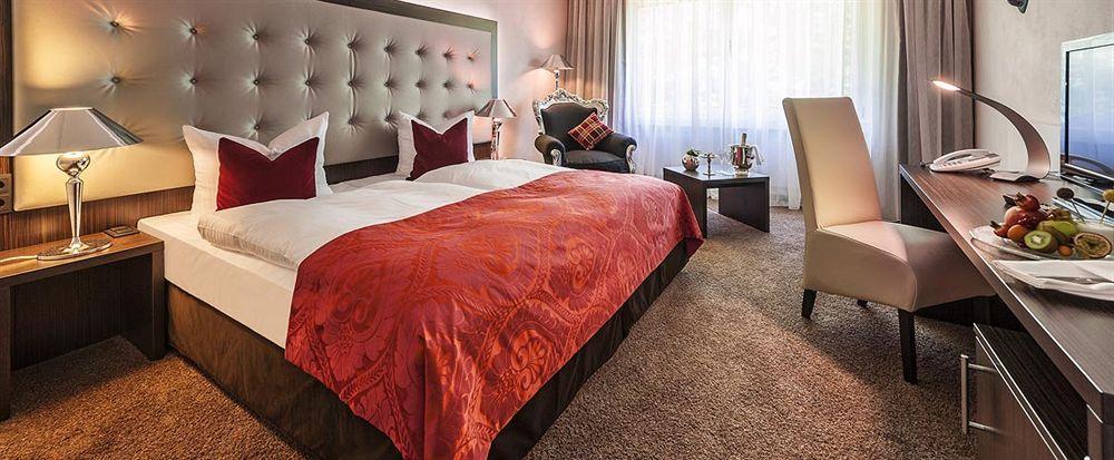 Schlosshotel Rettershof Келькгайм Екстер'єр фото