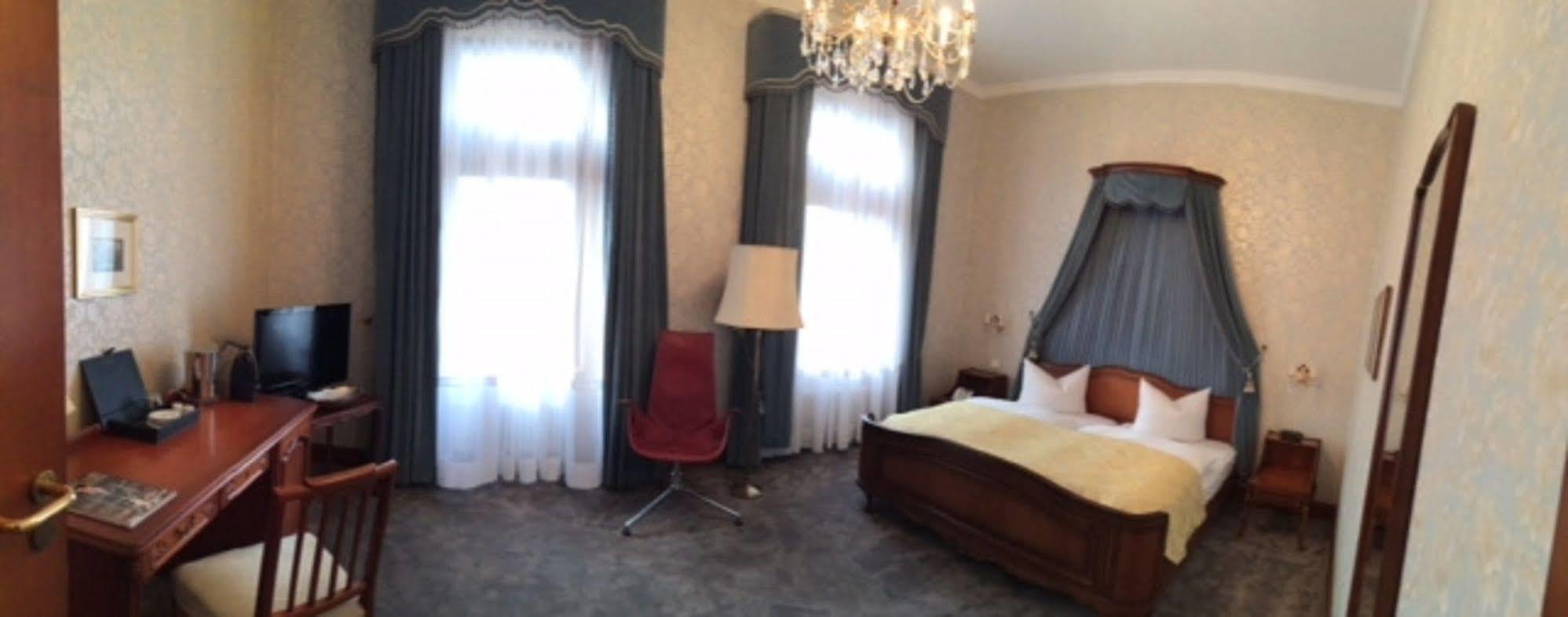 Schlosshotel Rettershof Келькгайм Екстер'єр фото